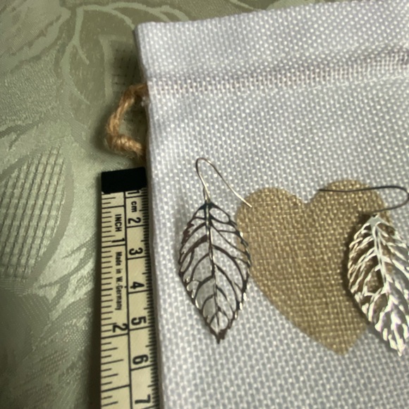 Sterling silver leaf earrings 🍂 - Picture 3 of 4